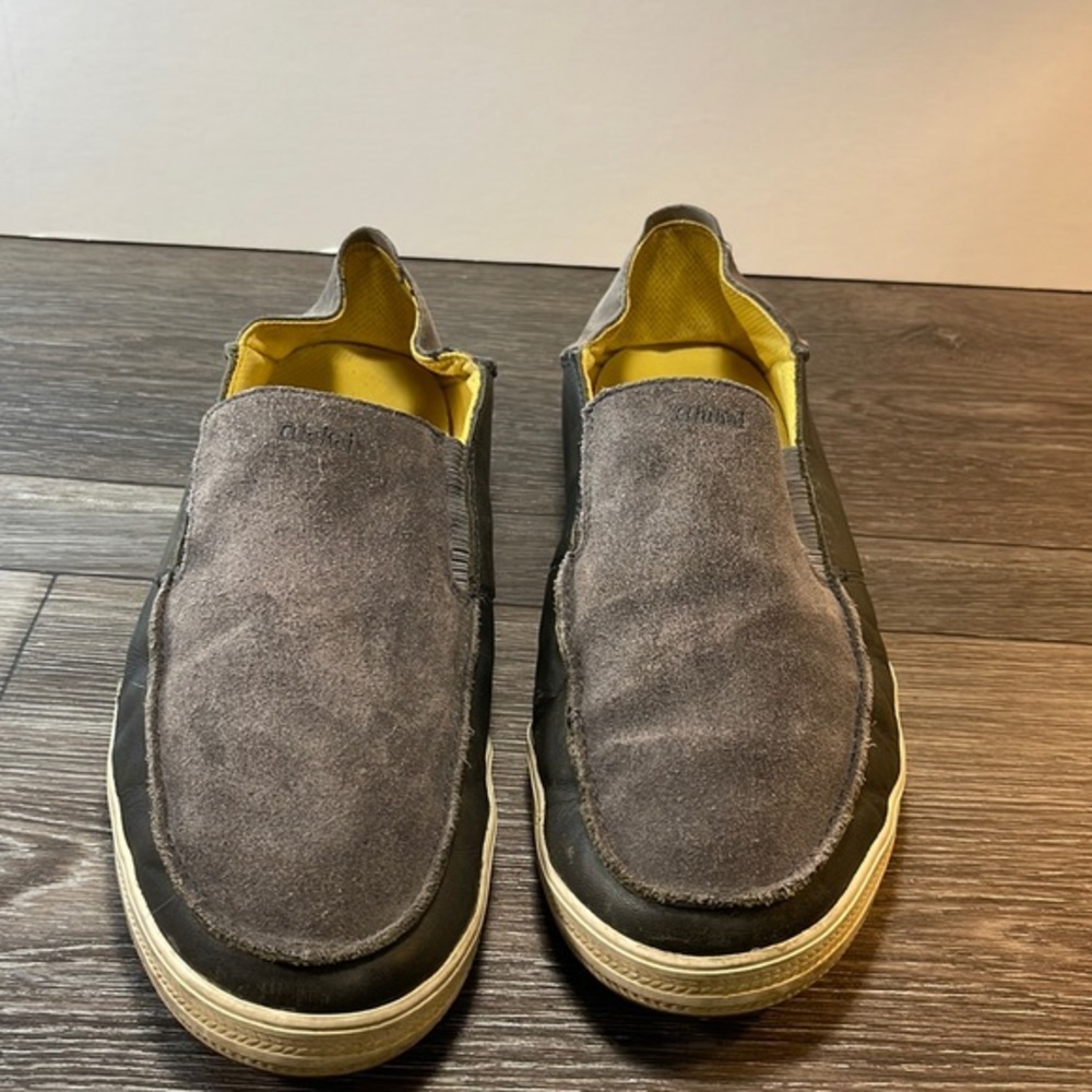 Olukai gray leather shoes mens size 10 (f82)